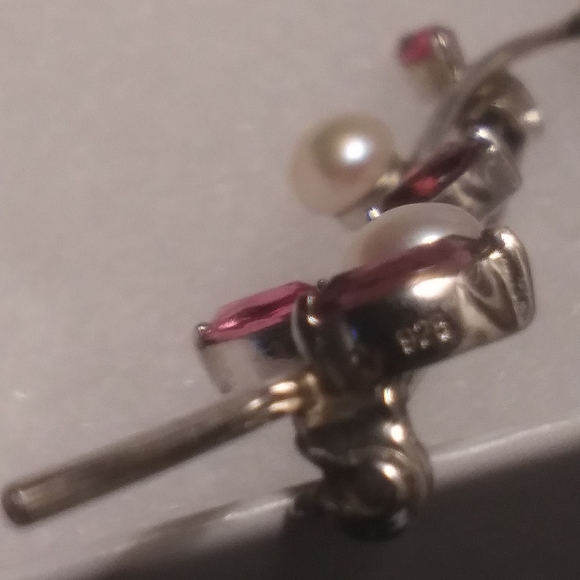 Elegant Pin - Picture 2 of 5